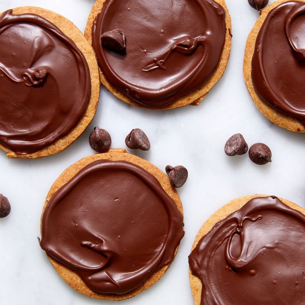 2 chocolate digestives calories